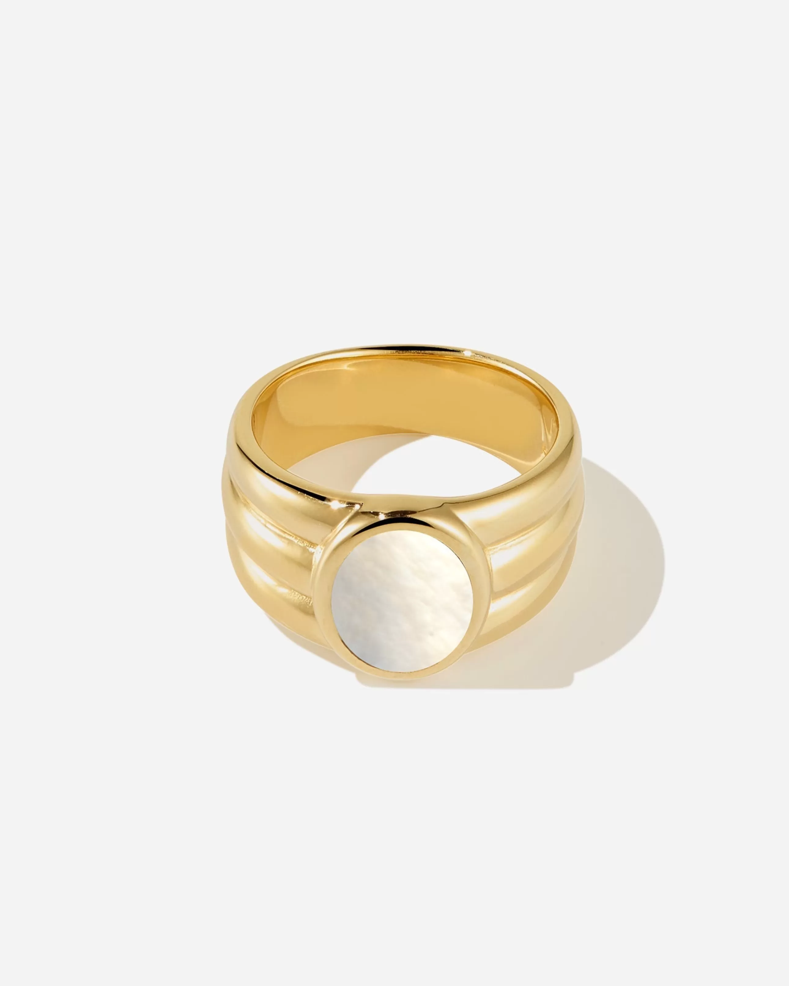 Shop BRUNA The Label Benevento Pearl Ring Or vermeil 18ct et perles