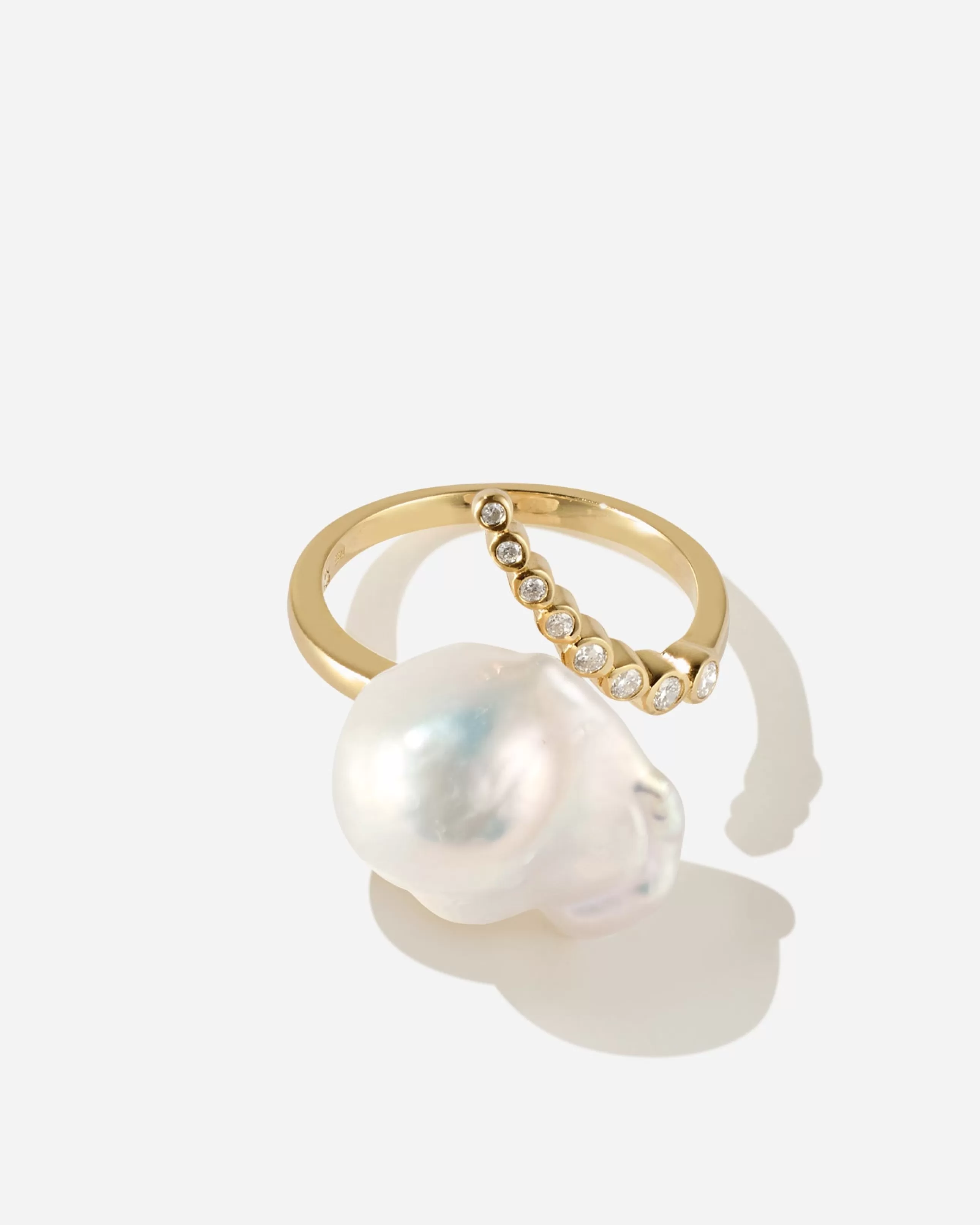 Shop BRUNA The Label Pamplona Ring Or jaune 14ct et diamants de laboratoire