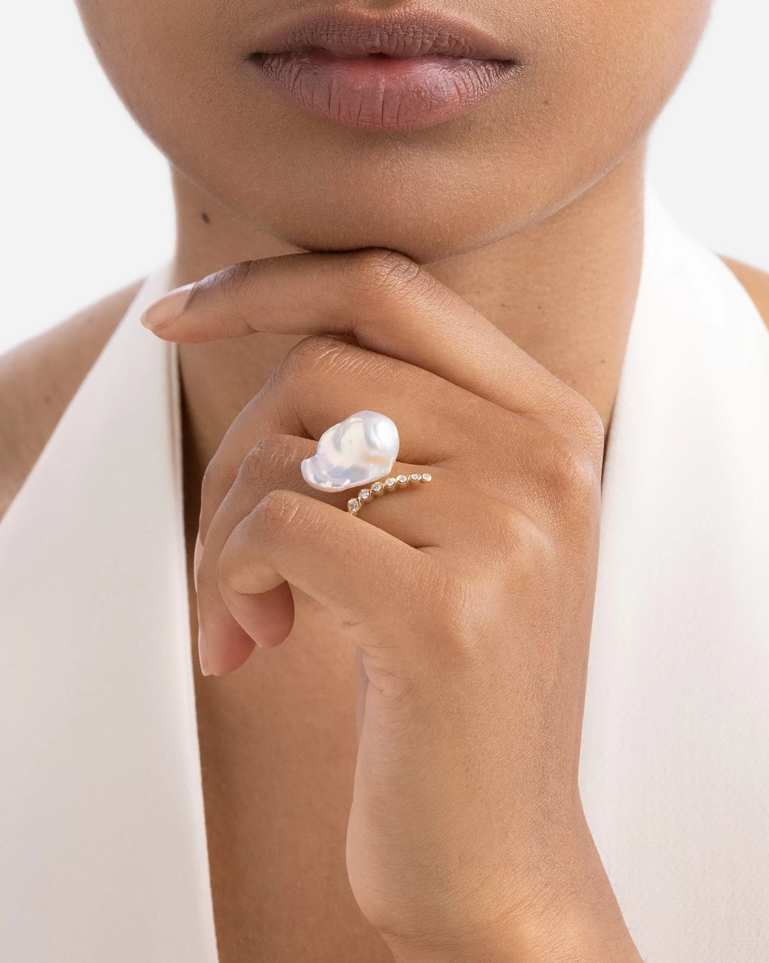 Shop BRUNA The Label Pamplona Ring Or jaune 14ct et diamants de laboratoire