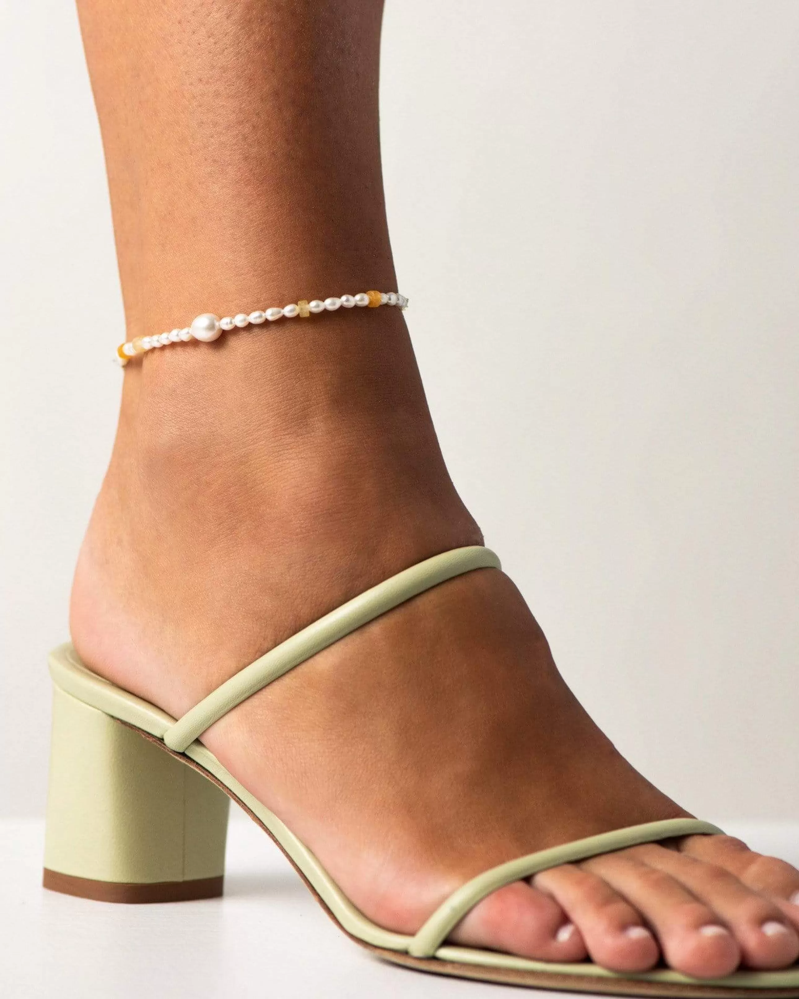 Shop BRUNA The Label Terra Anklet Or vermeil 18ct